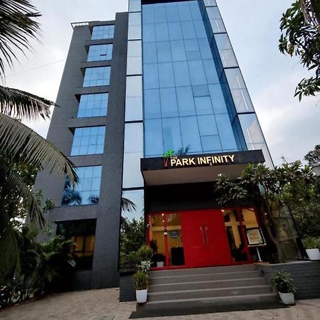 The Park Infinity Hotel Surat Exterior photo