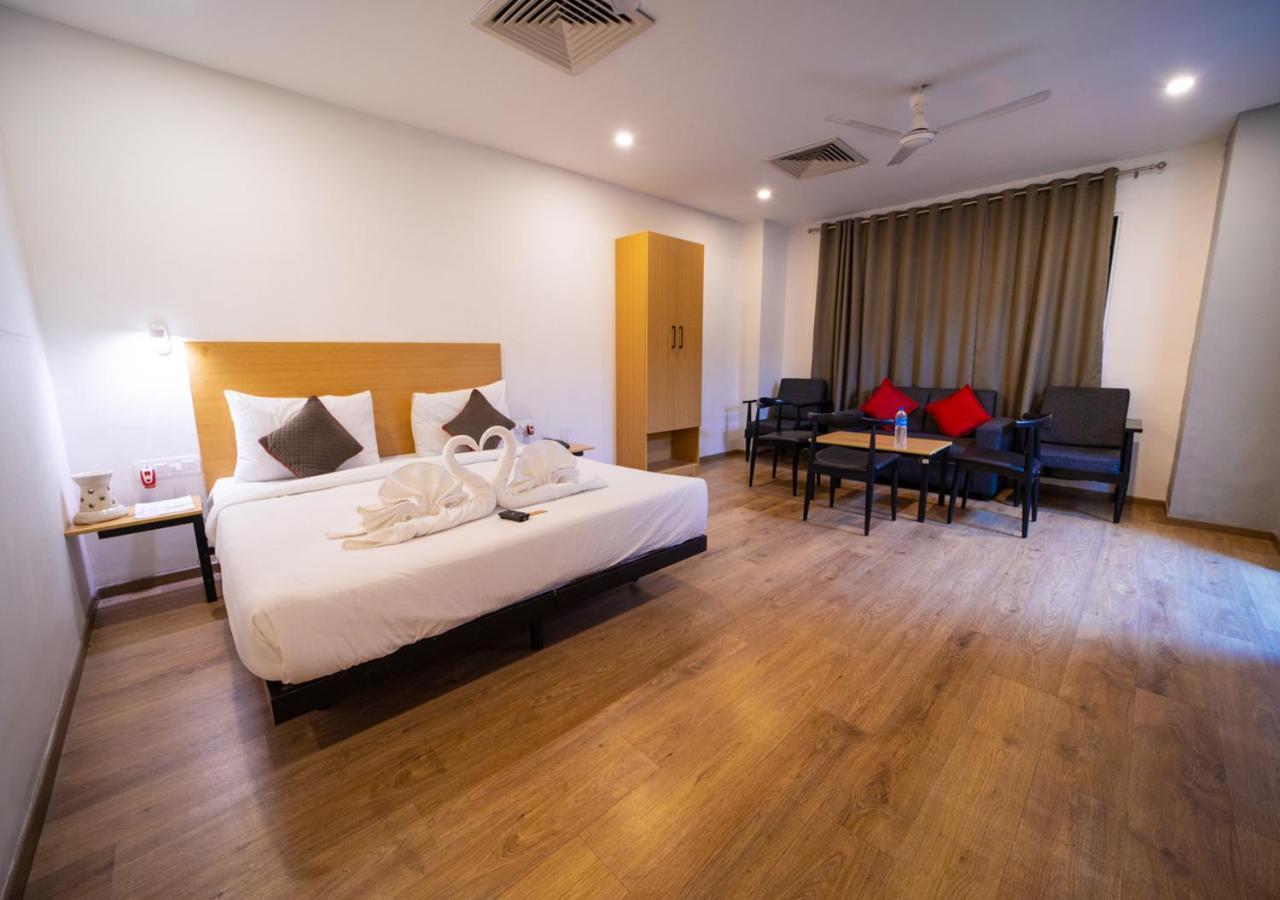 The Park Infinity Hotel Surat Exterior photo